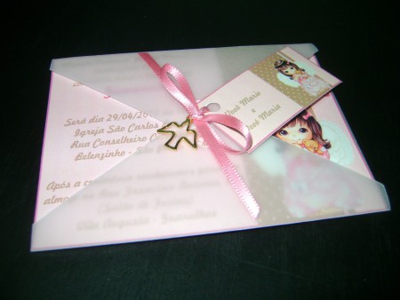 Convite 9 x 12 cm c/ envelope em papel vegetal e medalhinha do espírito santo